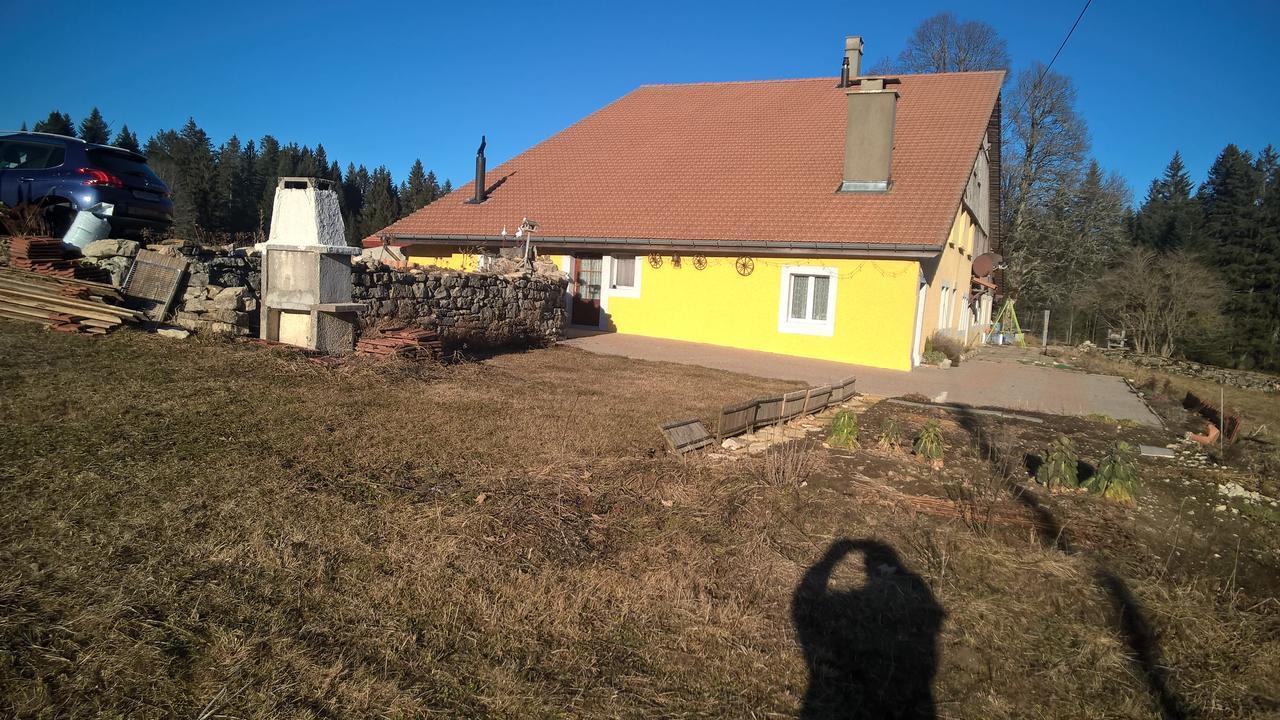 La Dernier Villa La Côte-aux-Fées Exteriör bild